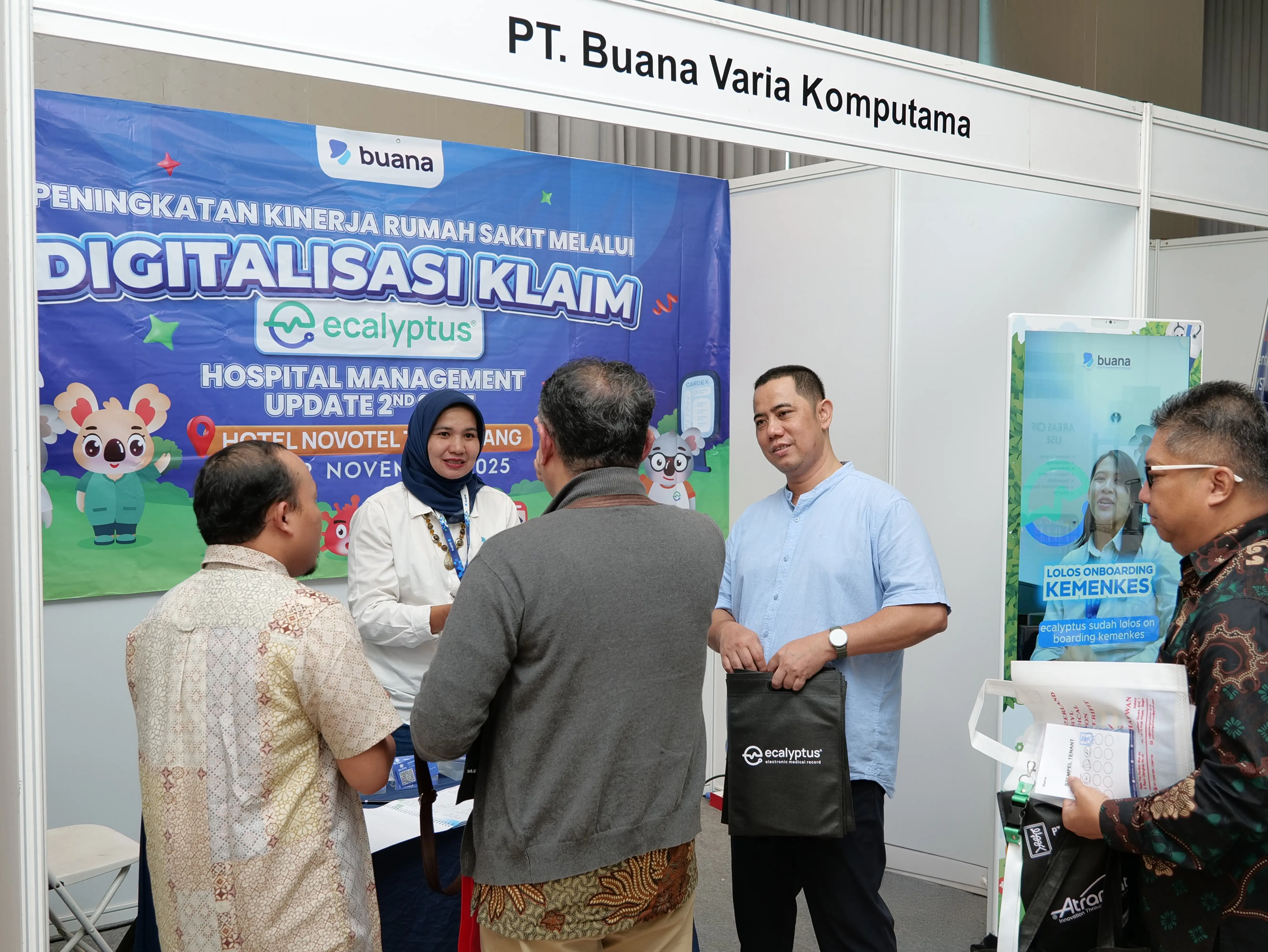 Mencoba iDRG Full Bridging dari Ecalyptus di event Hospital Management Update 2n ...